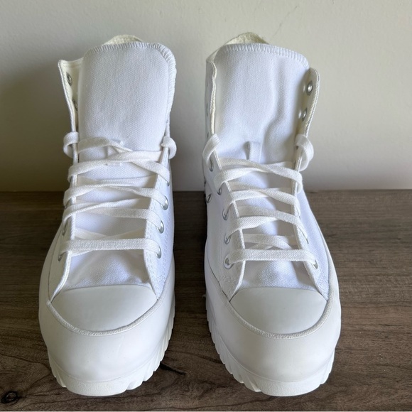 Converse Chuck Taylor All Star Lugged Hi 2.0 White Unisex Shoe Size 9.5 or 11.5 - Picture 2 of 10